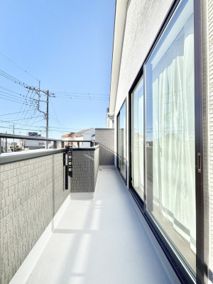 �o���R�j�[�@������B�������`Balcony�`  �o���R�j�[�͉������z���������݁A���z�c����󕨂��C�����悭�������Ƃ��ł��܂��B�g���₷���J���I�ȃo���R�j�[�ł����z�����������Ղ�~�蒍���A�o���R�j�[�t���Z�܂��B  