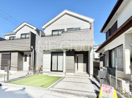 ���n�O�ώʐ^�@�O�ρ�B�������`Exterior�`  �ՐÂȏZ��n�Ŏq��ĉƑ��Ƀs�b�^���B  �����̂��U�������K�ȗ΂Ɍb�܂ꂽ�G���A�ŁA���R�ɕ�܂ꂽ���₩�ȕ�炵���������邽�߂́A��Ƃ肠��Z���������Ă��܂��B