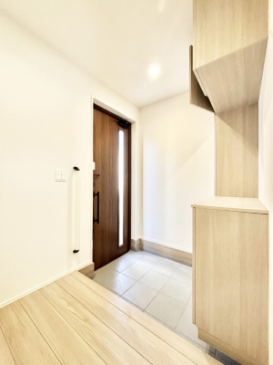 ���ց@�����`Entrance�`�@�Ƃ̒��ł��q�l���}����ŏ��̏ꏊ�ł��錺�ւ́A�Ƃ̈�ۂ��̂��̂ł��I�L�x�Ȍ��֎��[�ŁA����Y��ɕۂ��Ƃ��o���܂��􌺊ւɂ͂����Ղ���[�̉��ʔ��������I