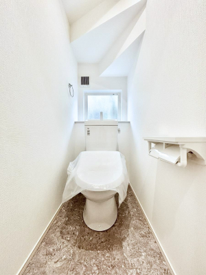 �g�C���@�����`Toilet�`�@�Y��E�X�b�L���E���K�ȃE�H�V�����b�g�t�g�C���ł��낰���Ԃł��B1�A2�K���Ƀg�C���X�y�[�X�I�̌������薾�邭�A���K��ԂƂȂ��Ă���܂��������g���ꏊ�����炱���̔z���ł��I