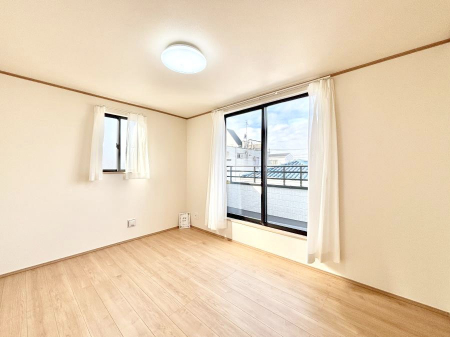 ���̑����ρ@�����`Bed Room�`�@2�ʍ̌����m�ۂ������邢�����́A���ʂ����ǂ��A��ϋ��S�n�̗ǂ���ԂƂȂ��Ă���܂��B�u�₩�ȕ��������ċN���钩�́A���K�����̎n�܂�ɁI���������ʕ����ƂĂ��ǂ��Z�܂���