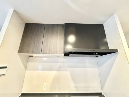 ���̑����ρ@�L�b�`���㕔�̒݌˒I��ݒu���܂����B