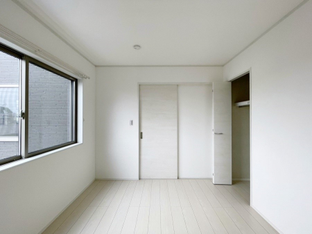 ���̑����ρ@����-Bed Room-�@�u��������������l�v�Ƃ��v�w�ł�����肭�낰��Q���B  �����̉Ǝ��₨�d���ɔ�ꂽ���̓t�J�t�J�̃x�b�g�Ŗ�����Ă��������B�e���r��{�I�������Ă����K�ȍL����������  