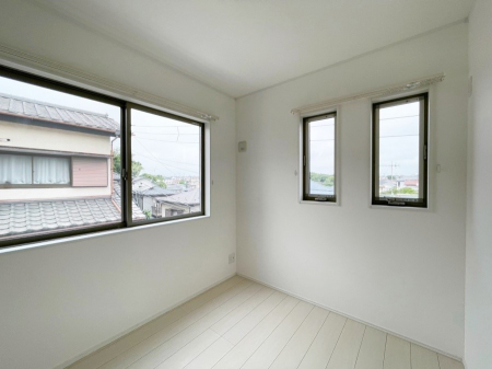 ���̑����ρ@����-Bed Room-�@�������������̂��ˌ��Ẵ����b�g�ł��B���Ƒ������������ƂŎ苷�Ɋ����Ă����Z�܂����ˌ��Ăł͊e�����v���C�o�V�[��ۂ��Ƃ��ł��܂��B�Z�܂��ɂ�Ƃ肪���܂�S�������b�N�X�ł��܂���