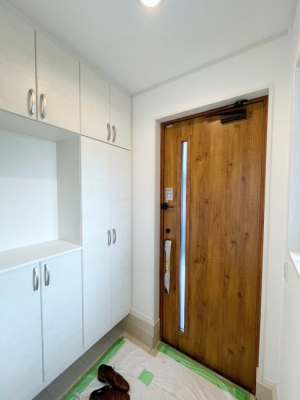 ���ց@����-Entrance-�@�Ƃ̒��ł��q�l���}����ŏ��̏ꏊ�ł��錺�ւ́A�Ƃ̈�ۂ��̂��̂ł��I  �L�x�Ȍ��֎��[�ŁA����Y��ɕۂ��Ƃ��o���܂���  ���ւɂ͂����Ղ���[�̉��ʔ��������I