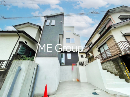 ���n�O�ώʐ^�@�O��-Exterior-���ӂɂ͊w�Z�┃���{�݂����萶���A�q��ĂɓK���������L�����Ă��܂��I�u�i�Z�n�v�Ƃ��āA�����̂����w�����ł͂Ȃ��A���ӂ̊���ʊw�ł���w�Z�ɂ��Ă������k���������I