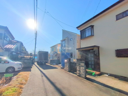 ���n�O�ώʐ^�@�`Exterior�`�@�O�ʓ��H�F�� 4.06m �����@�O�ʓ��H�͊ՐÂȏZ��n���͂���Ԓʂ�̏��Ȃ����H�B���Ԃ̏o��������炭�炭�ł��I���s���_�E���n���w�̂���]�́A���C�y�ɂ��₢���킹���������I