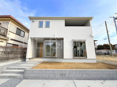 ���n�O�ώʐ^�@�O�ρ`Exterior�`�@�ՐÂȏZ��n�Ŏq��ĉƑ��Ƀs�b�^���B  �����̂��U�������K�ȗ΂Ɍb�܂ꂽ�G���A�ŁA���R�ɕ�܂ꂽ���₩�ȕ�炵���������邽�߂́A��Ƃ肠��Z���������Ă��܂��B