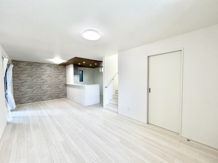 ���r���O�@�A�N�Z���g�N���X���������ȃ��r���O�B�Ƒ��ł̂�т肭�낰��L�X�X�y�[�X�B