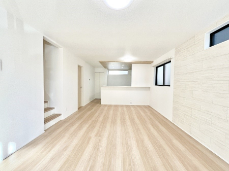 ���̑����ρ@�����u�������܁v�u��������v�Ƒ��Ƃ̃R�~���j�P�[�V�������[�܂郊�r���O�C���K�i������܂��B