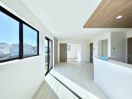 ���̑����ρ@�傫�ȑ����炽���Ղ�̗z���ƕ����������郊�r���O  