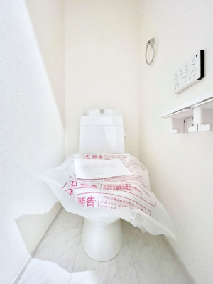 �g�C���@�����`Toilet�`�@�Y��E�X�b�L���E���K�ȃE�H�V�����b�g�t�g�C���ł��낰���Ԃł��B�g�C���͖����g�킴��𓾂Ȃ����́B����������ۂ������ł��ˁB�g�C����2��������̂Œ��̍��G���ɕ֗��ł��I