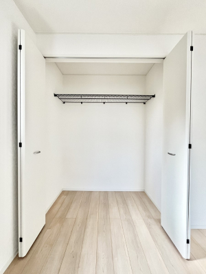 ���[�@�������R�������`Closet�`�@�ǖʃN���[�[�b�g������΃^���X��u���K�v���Ȃ��A�o������̂Ȃ��X�b�L����Ԃ��ێ��ł��܂��B����ꂽ�X�y�[�X��L���Ɋ��p�ł������B�ߗނ��̕i�Ȃǂ����Ղ���[�o���܂��ˁ�