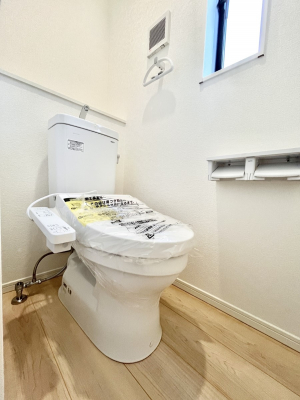 �g�C���@�������R�������`Toilet�`�@�Y��E�X�b�L���E���K�ȃE�H�V�����b�g�t�g�C���ł��낰���Ԃł��B�̌������薾�邭�A���K��ԂƂȂ��Ă���܂��������g���ꏊ�����炱���̔z���ł��I