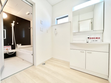 ���̑��@�������P�������`Dressing Room�`�@�Â��Ȃ肪���Ȑ��ʏ�����������ƍ̌��Ɗ��C���\�Ȃ̂ŋC�����悭���g�������܂��B�O�ʋ��^�C�v�̐��ʑ�͋������[�ŎU�炩�肪���Ȑ��ʏ����X�b�L����