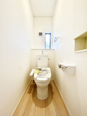 �g�C���@�������P�������`Toilet�`�@�Y��E�X�b�L���E���K�ȃE�H�V�����b�g�t�g�C���ł��낰���Ԃł��B�̌������薾�邭�A���K��ԂƂȂ��Ă���܂��������g���ꏊ�����炱���̔z���ł��I