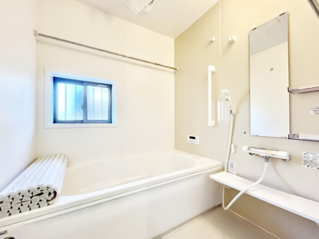 �����@����̔�������Ă���閾�邢�������̂���o�X���[��