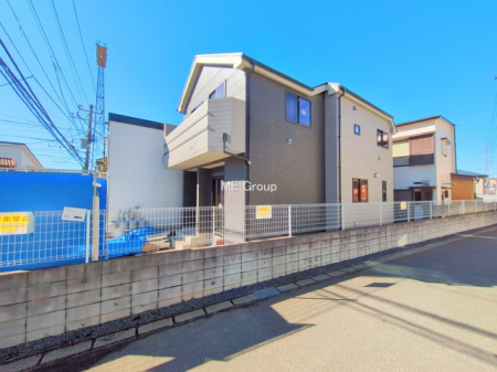 ���n�O�ώʐ^�@�`Exterior�`�@��s���œ���̃X���[���C�t���΂Ɉ͂܂ꂽ�y�n�͓s��̌�����Y���ꂻ���B�l�G��ʂ��Ď��R�ƐG�ꍇ����X�|�b�g�����ӂɂ͐��肾������I�Z�݂����Ȃ�ƁB��炵�������B