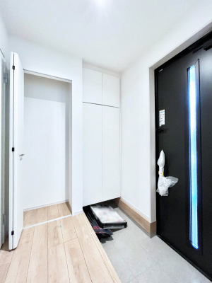 ���ց@�����`Entrance�`�@�Ƃ̒��ł��q�l���}����ŏ��̏ꏊ�ł��錺�ւ́A�Ƃ̈�ۂ��̂��̂ł��I�L�x�Ȍ��֎��[�ŁA����Y��ɕۂ��Ƃ��o���܂��􌺊ւɂ͂����Ղ���[�̉��ʔ��������I