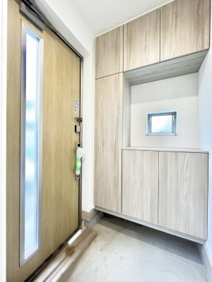 ���ց@�����`Entrance�`�@�Ƃ̒��ł��q�l���}����ŏ��̏ꏊ�ł��錺�ւ́A�Ƃ̈�ۂ��̂��̂ł��I�L�x�Ȍ��֎��[�ŁA����Y��ɕۂ��Ƃ��o���܂��􌺊ւɂ͂����Ղ���[�̉��ʔ��������I