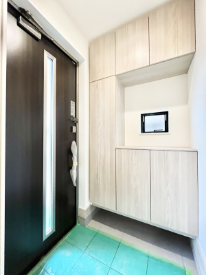 ���ց@�����`Entrance�`�@�Ƃ̒��ł��q�l���}����ŏ��̏ꏊ�ł��錺�ւ́A�Ƃ̈�ۂ��̂��̂ł��I�L�x�Ȍ��֎��[�ŁA����Y��ɕۂ��Ƃ��o���܂��􌺊ւɂ͂����Ղ���[�̉��ʔ��������I