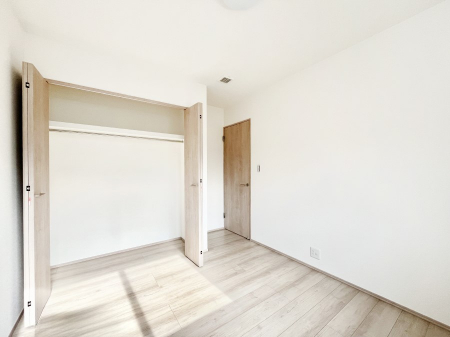 �Q���@�g���₷���`�Ńx�b�g��Ƌ�̒u�����ɂ����邱�Ƃ�����܂���B