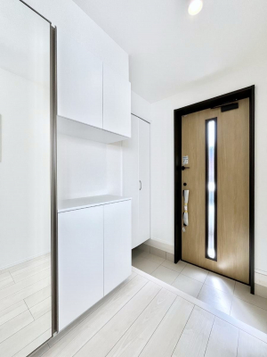 ���ց@�������R�������`Entrance�`�@�Ƃ̒��ł��q�l���}����ŏ��̏ꏊ�ł��錺�ւ́A�Ƃ̈�ۂ��̂��̂ł��I�L�x�Ȍ��֎��[�ŁA����Y��ɕۂ��Ƃ��o���܂��􌺊ւɂ͂����Ղ���[�̉��ʔ��������I
