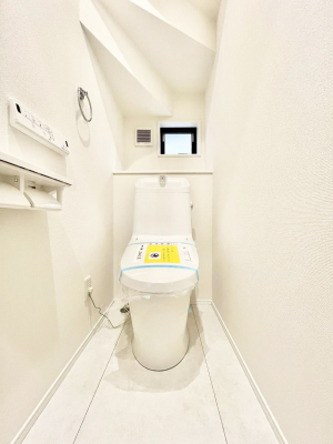 �g�C���@�����`Toilet�`�@�Y��E�X�b�L���E���K�ȃE�H�V�����b�g�t�g�C���ł��낰���Ԃł��B�g�C���͖����g�킴��𓾂Ȃ����́B����������ۂ������ł��ˁB�g�C����2��������̂Œ��̍��G���ɕ֗��ł��I