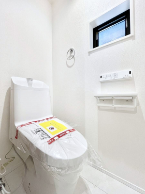 �g�C���@�g�C����1�K��2�K���ꂼ��ɔz�u����Ă��ĂƂĂ��֗��ł��B 