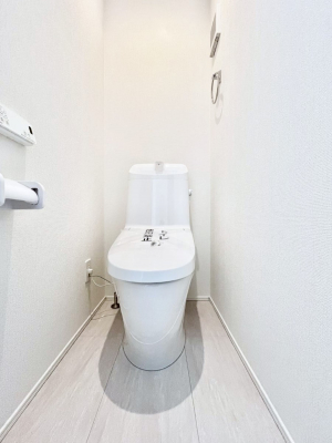 �g�C���@�g�C����1�K��2�K���ꂼ��ɔz�u����Ă��ĂƂĂ��֗��ł��B 