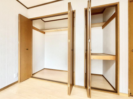 ���[�@�m���̃N���[�[�b�g�B���s��������̂Ō���̈ߗނ�����������܂�܂��B