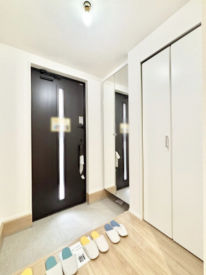 ���ց@�K���X�X���b�g�̓��������փh�A�������Ɍ���͂��Ă���܂�