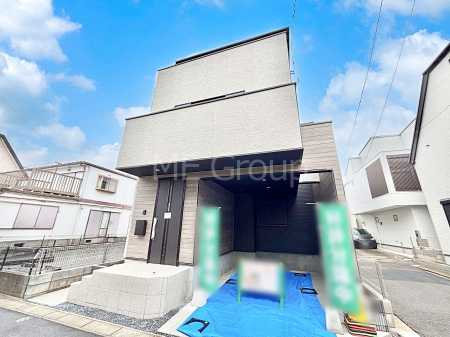 ���n�O�ώʐ^�@�������ꂽ�O�ρA�㎿�ȏZ��Ԃ��L���鎺���͉i�����S���ĉ߂�����Z���ł��B