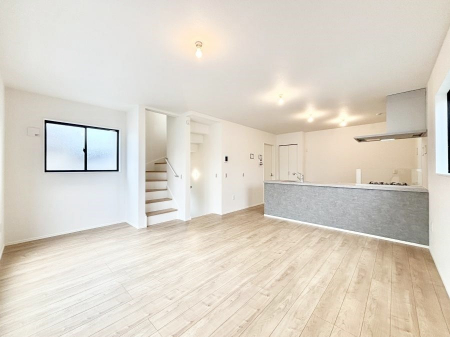 ���̑����ρ@�����u�������܁v�u��������v�Ƒ��Ƃ̃R�~���j�P�[�V�������[�܂郊�r���O�C���K�i������܂��B