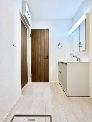 ���̑��@�������̂�����K��Ԃł��B�����̐g�x�x���C�����ǂ����g�������܂��B 