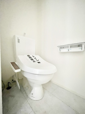 �g�C���@�g�C����1�K��2�K���ꂼ��ɔz�u����Ă��ĂƂĂ��֗��ł��B 