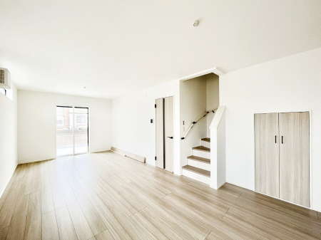 ���̑����ρ@�����u�������܁v�u��������v�Ƒ��Ƃ̃R�~���j�P�[�V�������[�܂郊�r���O�C���K�i������܂��B 