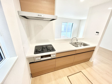 �L�b�`���@���������Ȃ���ł����Ƒ��Ƃ̉�b���y���߂�ΖʃL�b�`��