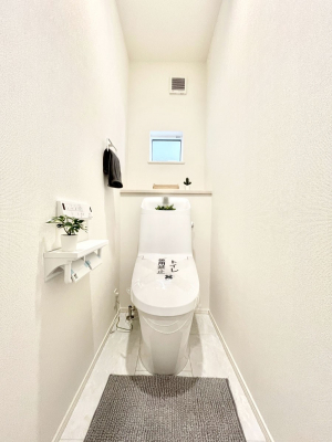 �g�C���@�g�C����1�K��2�K���ꂼ��ɔz�u����Ă��ĂƂĂ��֗��ł��B 