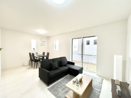 ���r���O�@�傫�ȑ����炽���Ղ�̗z���ƕ����������郊�r���O  