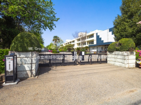 ���ӊ��@���w�Z 850m ���R�s���암���w�Z