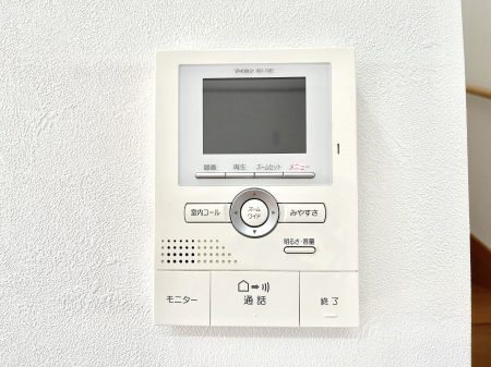 ���̑����ρ@���q�҂��m�F�ł���s�u���j�^�[�t�C���^�[�z��