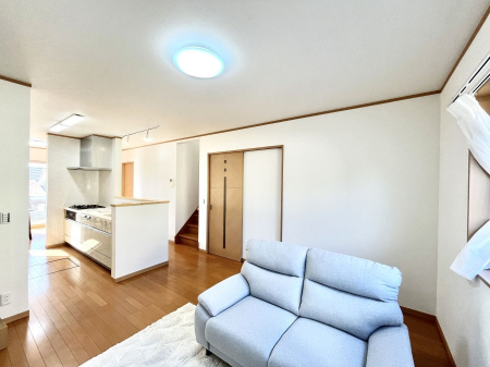 ���r���O�@�������������͋C�̂k�c�j�͉Ƒ��݂�Ȃ̉��K���  