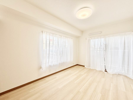 ���̑����ρ@�o���R�j�[���J�������v���X���Ă����m��