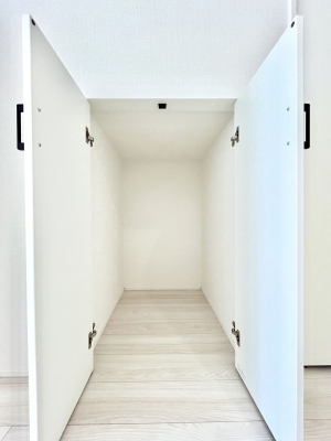 ���̑����ρ@���p�i�̃X�g�b�N�␅�Ȃǂ̔��~�Ɏg����K�i�����[�B