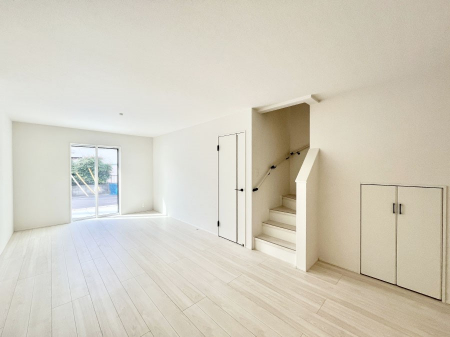 ���̑����ρ@���r���O�K�i���Ƒ��̏Ί�Ɖ�b���Ȃ��ł���܂�  