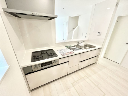 �L�b�`���@���������Ȃ���ł����Ƒ��Ƃ̉�b���y���߂�ΖʃL�b�`��