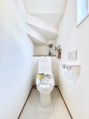 �g�C���@�����`Toilet�`�@�Y��E�X�b�L���E���K�ȃE�H�V�����b�g�t�g�C���ł��낰���Ԃł��B�g�C���͖����g�킴��𓾂Ȃ����́B����������ۂ������ł��ˁB�g�C����2��������̂Œ��̍��G���ɕ֗��ł��I