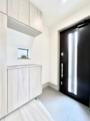 ���ց@�����`Entrance�`�@�Ƃ̒��ł��q�l���}����ŏ��̏ꏊ�ł��錺�ւ́A�Ƃ̈�ۂ��̂��̂ł��I�L�x�Ȍ��֎��[�ŁA����Y��ɕۂ��Ƃ��o���܂��􌺊ւɂ͂����Ղ���[�̉��ʔ��������I