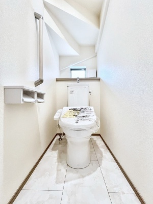 �g�C���@�����`Toilet�`�@�Y��E�X�b�L���E���K�ȃE�H�V�����b�g�t�g�C���ł��낰���Ԃł��B�g�C���͖����g�킴��𓾂Ȃ����́B����������ۂ������ł��ˁB�g�C����2��������̂Œ��̍��G���ɕ֗��ł��I